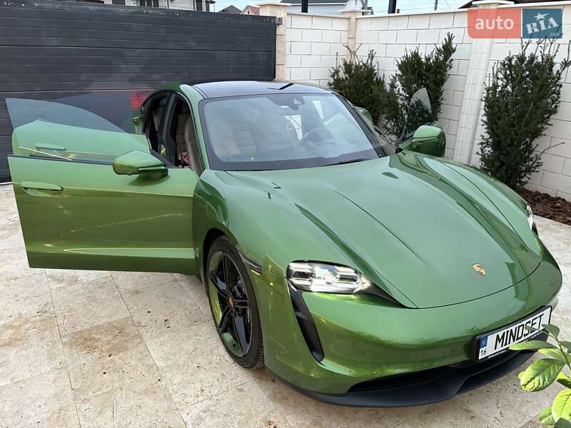 Седан Porsche Taycan 2020 в Одесі