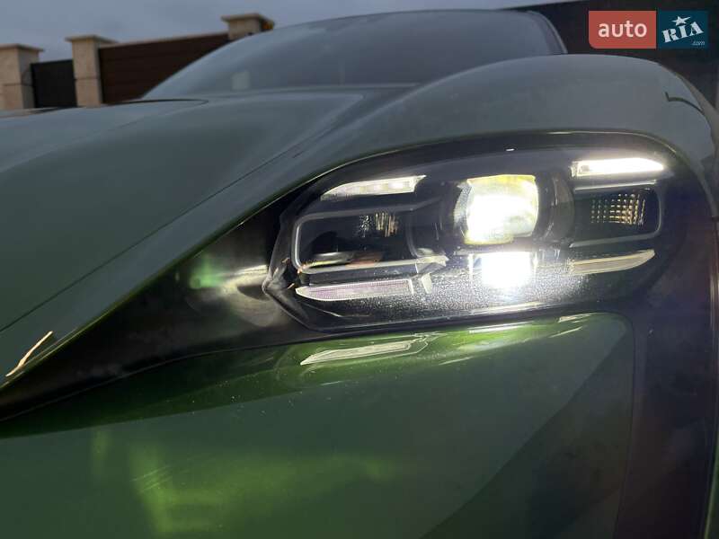 Седан Porsche Taycan 2020 в Одесі