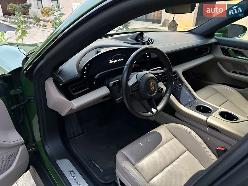 Седан Porsche Taycan 2020 в Одесі