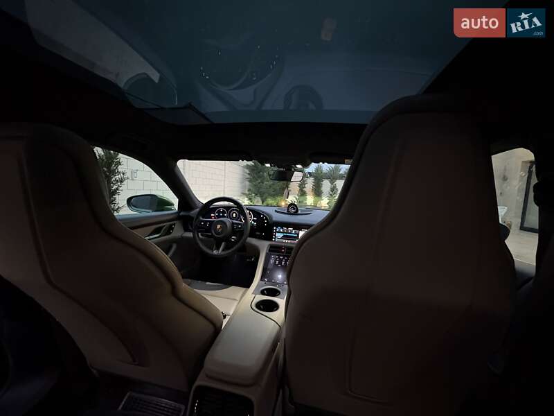 Седан Porsche Taycan 2020 в Одесі