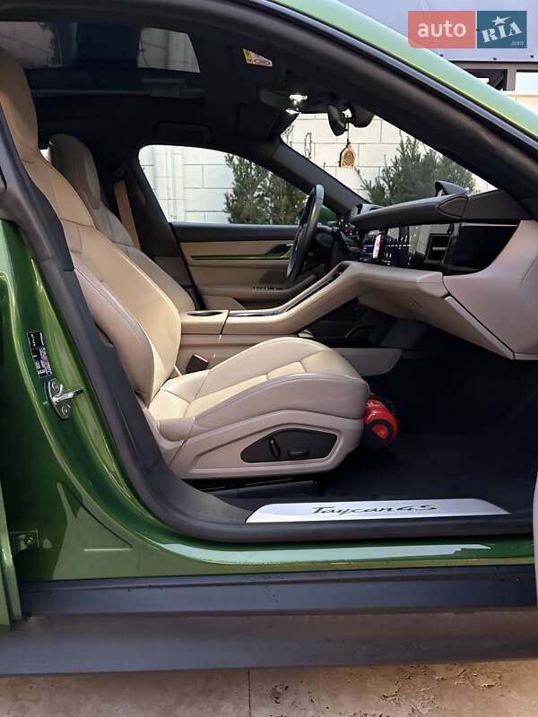 Седан Porsche Taycan 2020 в Одесі
