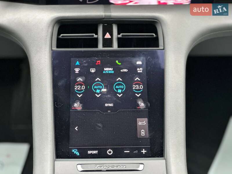 Седан Porsche Taycan 2022 в Луцьку