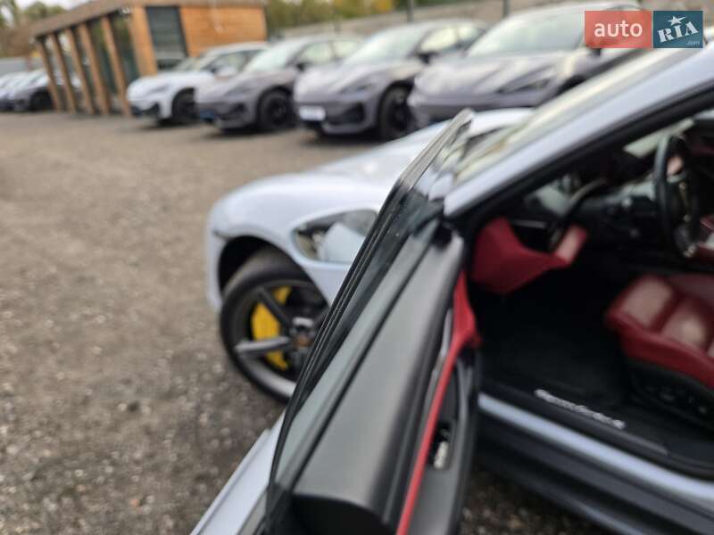 Седан Porsche Taycan 2021 в Киеве фото 34 Седан Porsche Taycan 2021 в Киеве