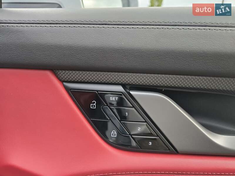 Седан Porsche Taycan 2021 в Киеве фото 52 Седан Porsche Taycan 2021 в Киеве