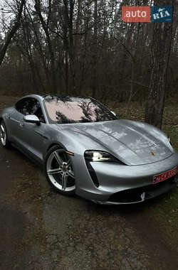 Седан Porsche Taycan 2021 в Киеве