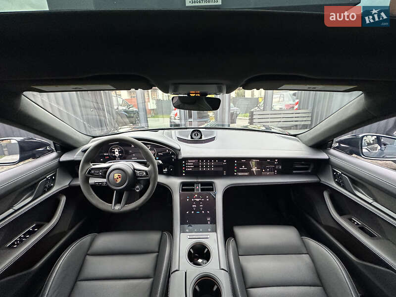 Седан Porsche Taycan 2021 в Киеве