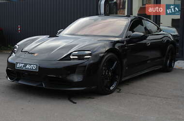 Седан Porsche Taycan 2021 в Києві