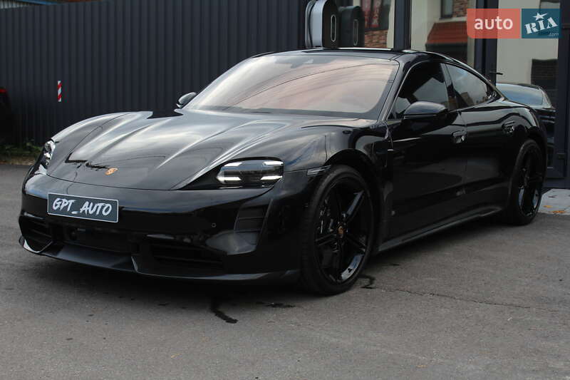 Седан Porsche Taycan 2021 в Киеве