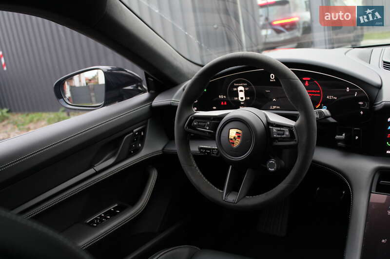 Седан Porsche Taycan 2021 в Киеве