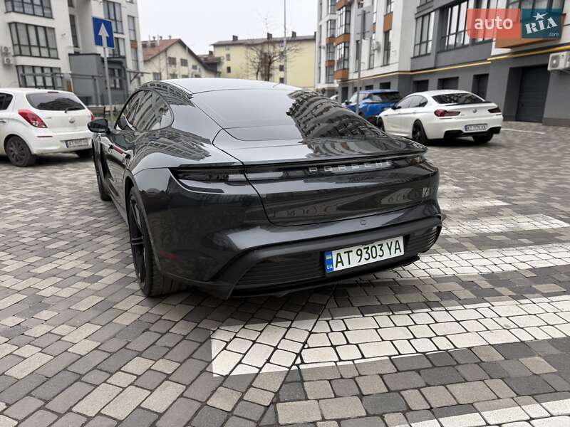 Седан Porsche Taycan 2021 в Ивано-Франковске