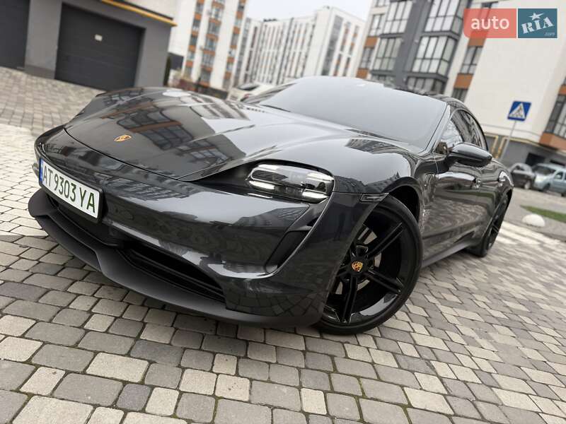 Седан Porsche Taycan 2021 в Ивано-Франковске