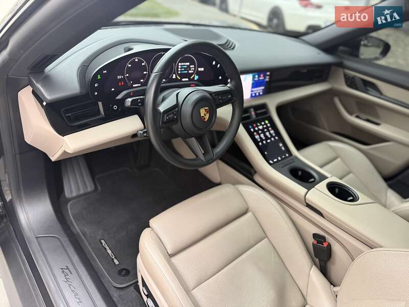 Седан Porsche Taycan 2021 в Ивано-Франковске