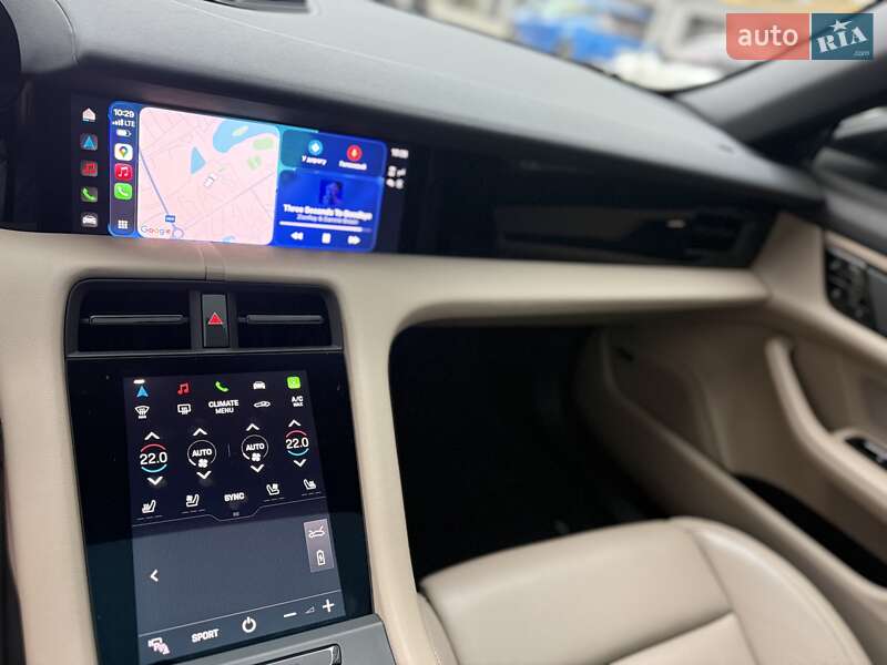 Седан Porsche Taycan 2021 в Ивано-Франковске