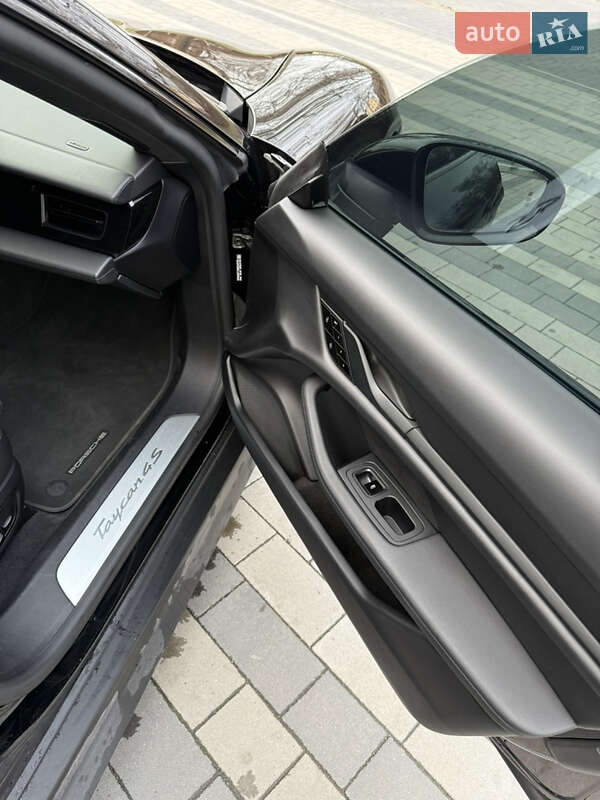 Седан Porsche Taycan 2021 в Луцке фото 21 Седан Porsche Taycan 2021 в Луцке