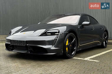 Седан Porsche Taycan 2021 в Киеве