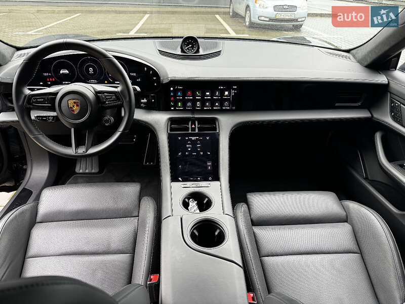 Седан Porsche Taycan 2021 в Киеве