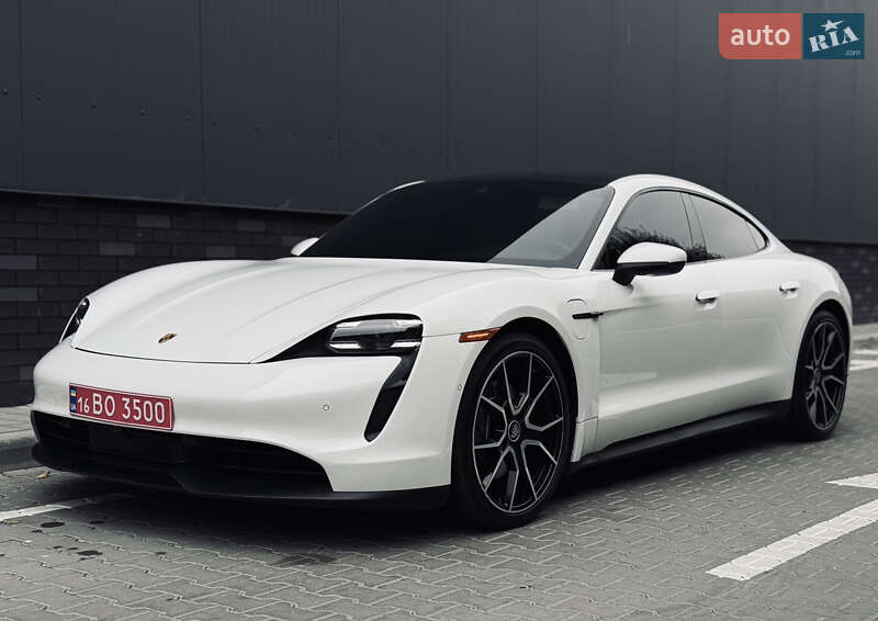 Седан Porsche Taycan 2024 в Киеве