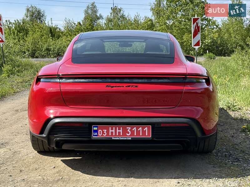 Седан Porsche Taycan 2022 в Києві
