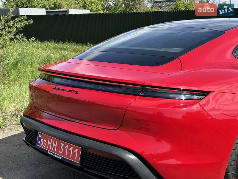 Седан Porsche Taycan 2022 в Києві