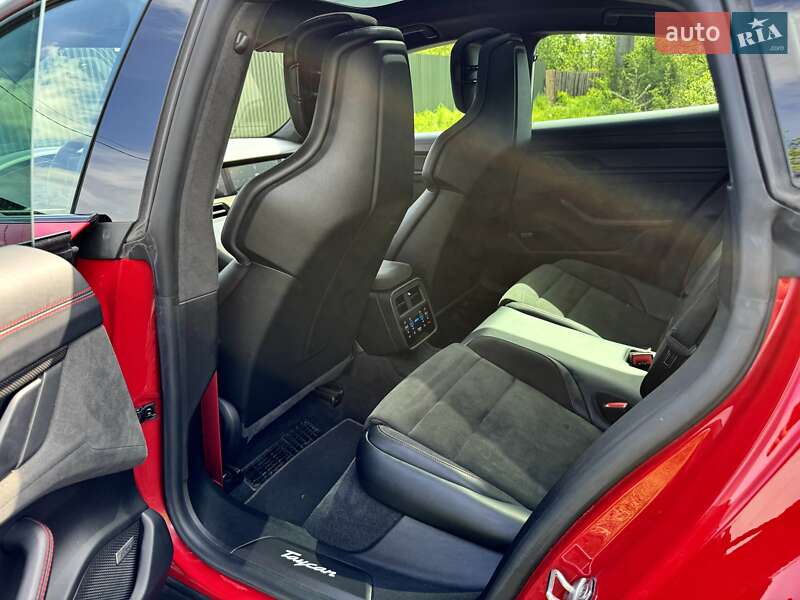 Седан Porsche Taycan 2022 в Києві