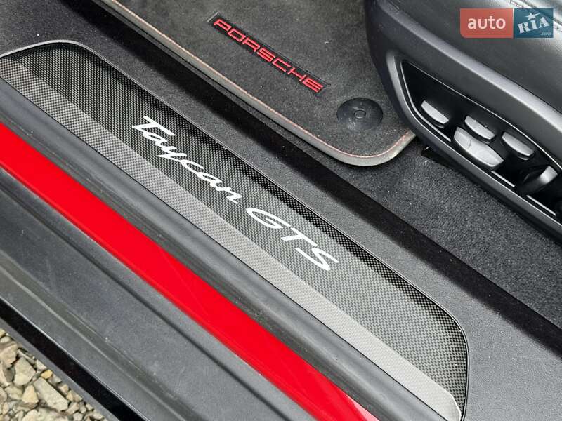 Седан Porsche Taycan 2022 в Києві