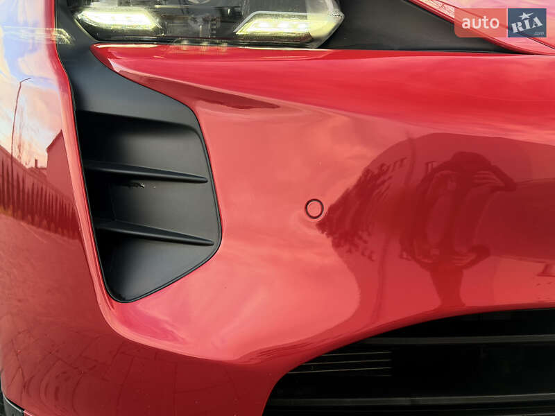 Седан Porsche Taycan 2020 в Луцке