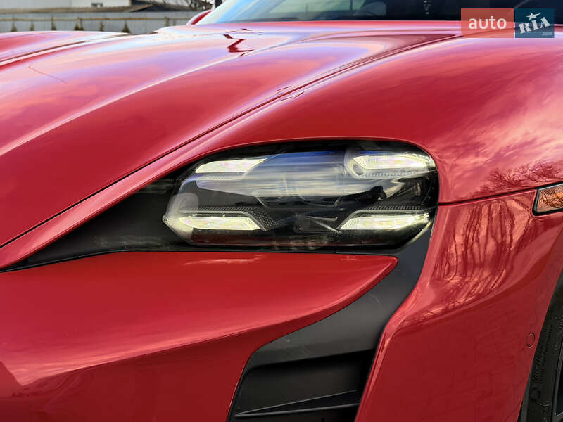 Седан Porsche Taycan 2020 в Луцке