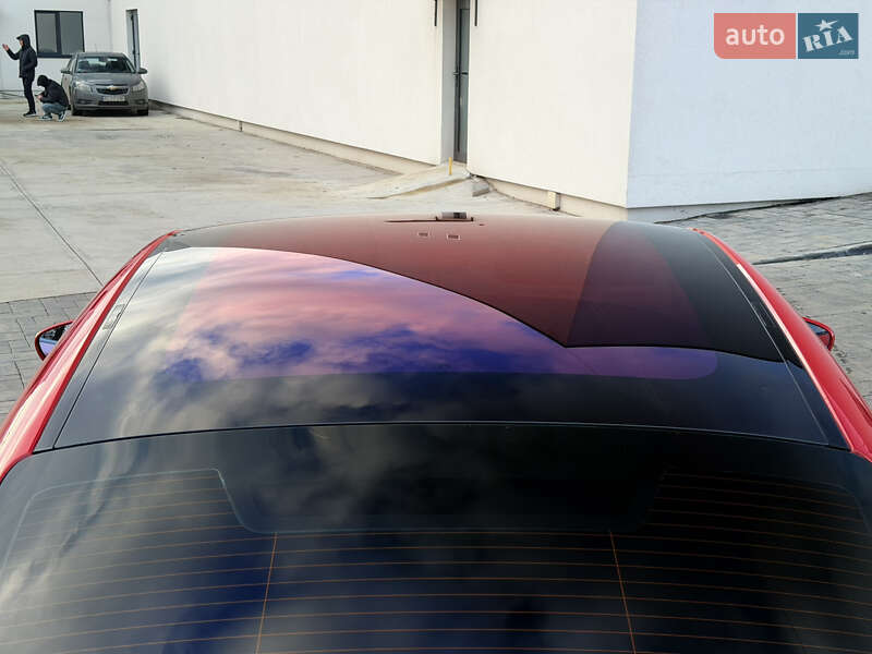 Седан Porsche Taycan 2020 в Луцке