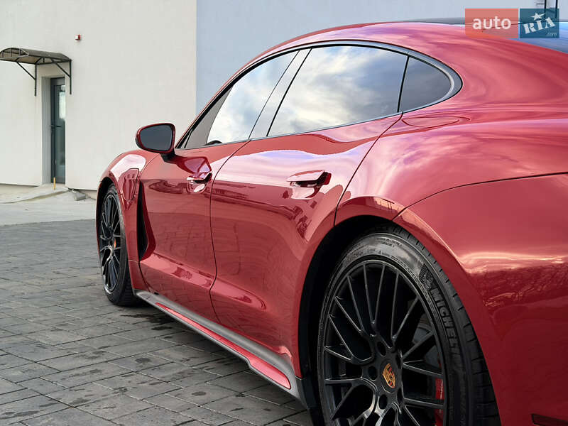 Седан Porsche Taycan 2020 в Луцке