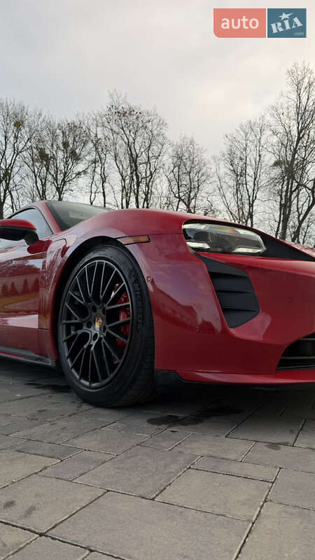 Седан Porsche Taycan 2020 в Луцке