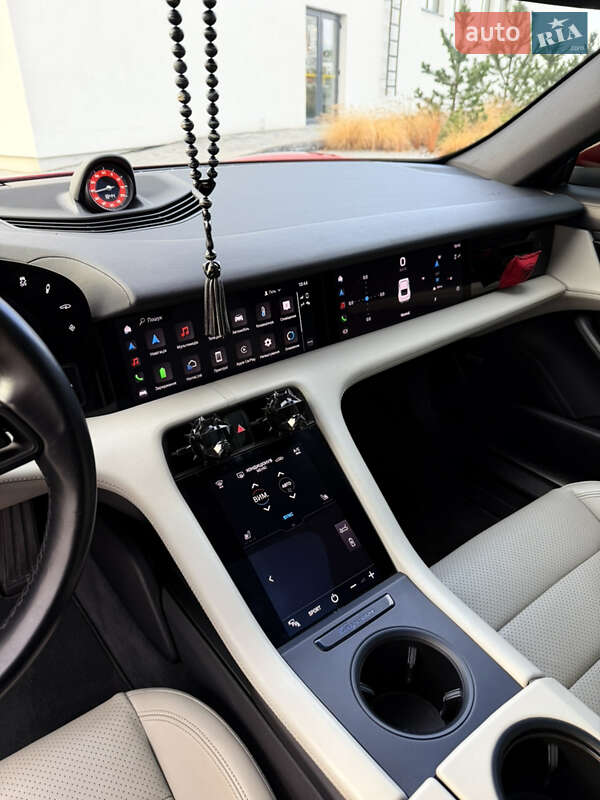 Седан Porsche Taycan 2020 в Луцке