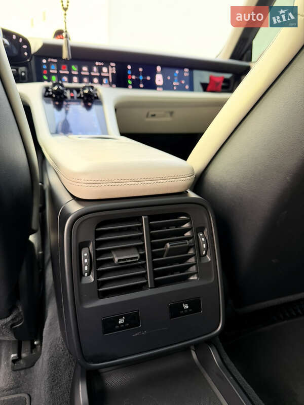 Седан Porsche Taycan 2020 в Луцке