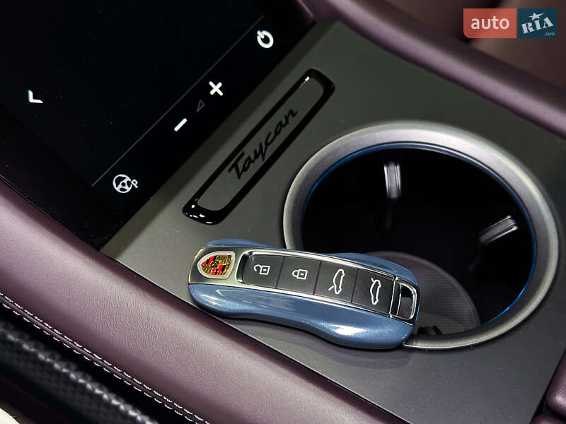 Седан Porsche Taycan 2025 в Одессе