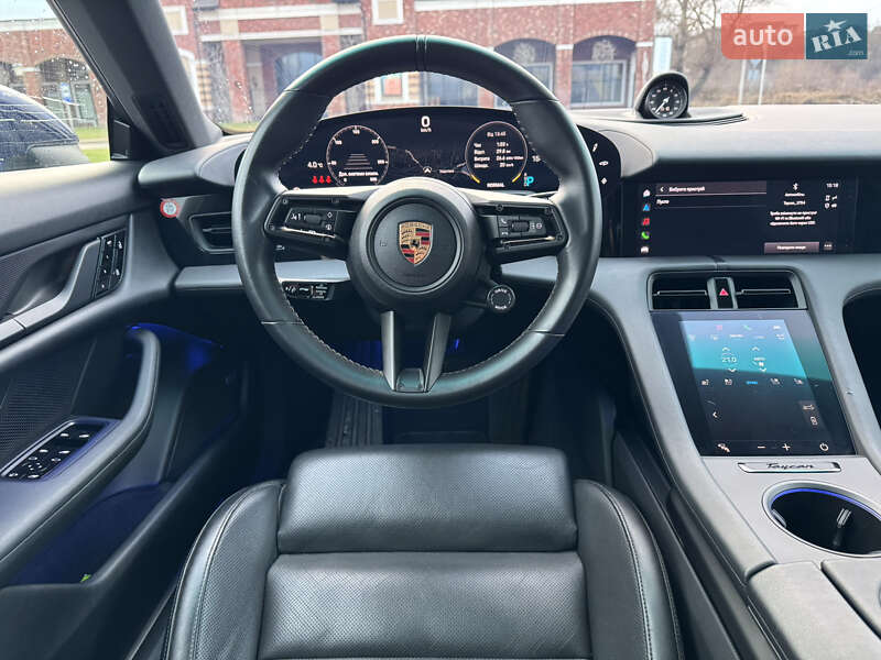 Седан Porsche Taycan 2020 в Киеве