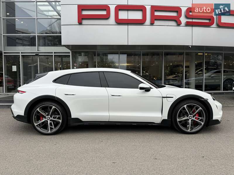 Седан Porsche Taycan 2023 в Дніпрі