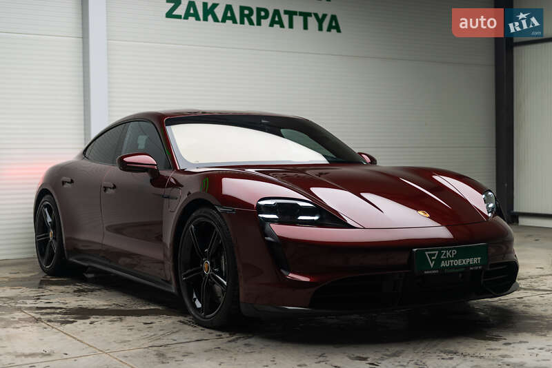 Седан Porsche Taycan 2021 в Мукачево