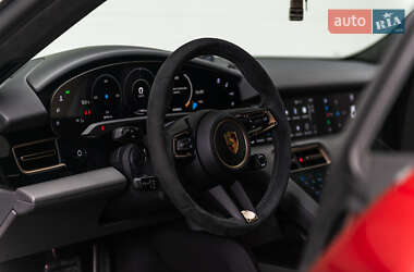 Седан Porsche Taycan 2021 в Мукачево