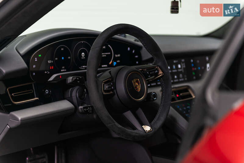 Седан Porsche Taycan 2021 в Мукачево