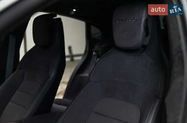 Седан Porsche Taycan 2021 в Мукачево