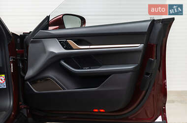 Седан Porsche Taycan 2021 в Мукачево