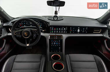 Седан Porsche Taycan 2021 в Мукачево