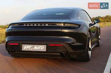 Седан Porsche Taycan 2020 в Києві