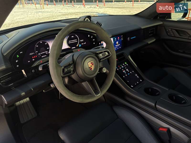 Седан Porsche Taycan 2021 в Киеве