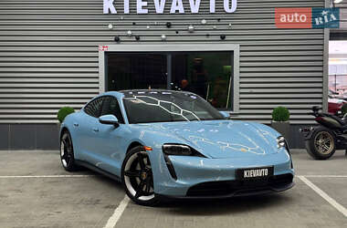 Седан Porsche Taycan 2023 в Киеве