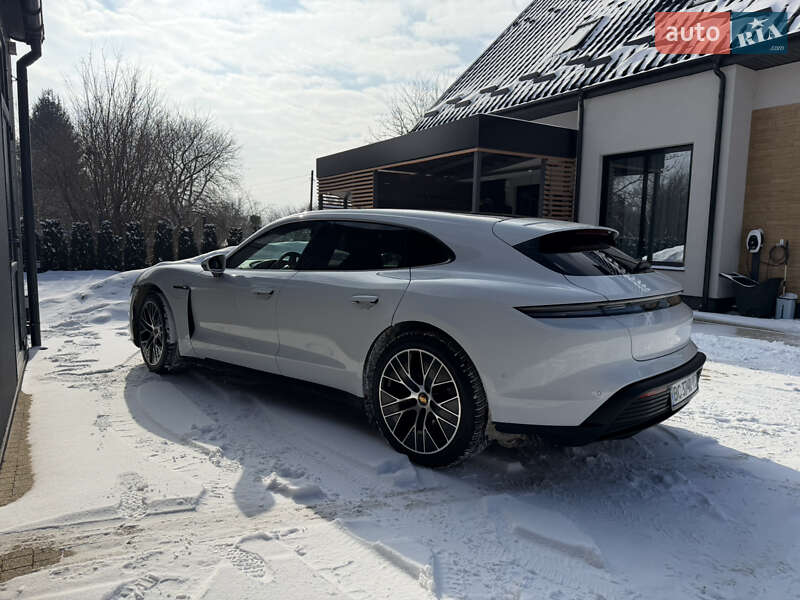 Седан Porsche Taycan 2024 в Львове