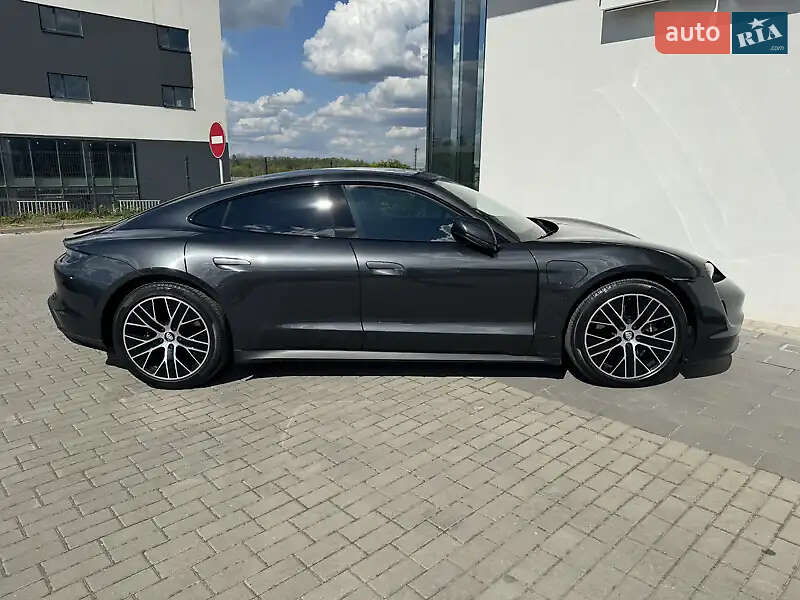 Седан Porsche Taycan 2021 в Львове