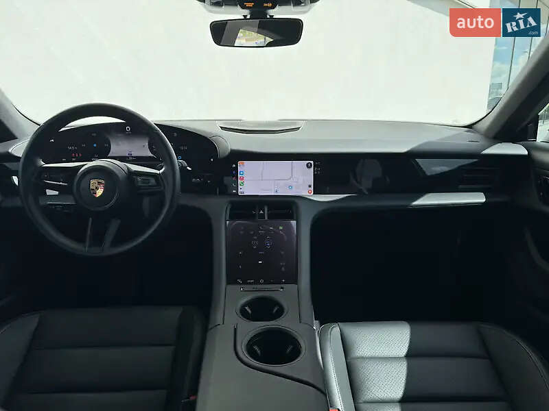 Седан Porsche Taycan 2021 в Львове