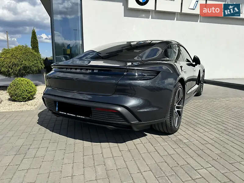 Седан Porsche Taycan 2021 в Львове
