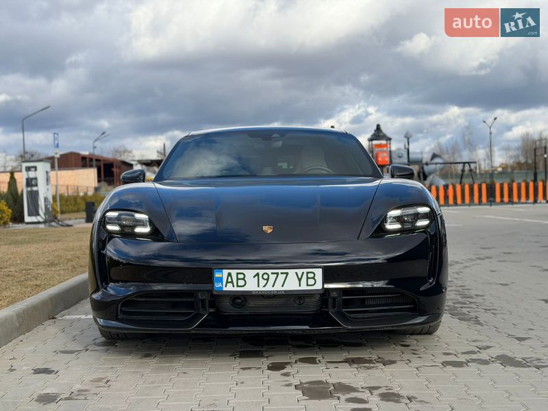Седан Porsche Taycan 2020 в Виннице