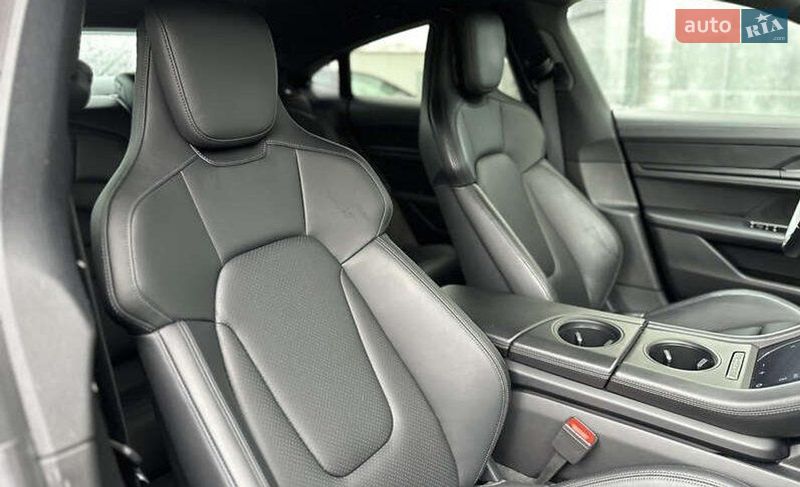 Седан Porsche Taycan 2022 в Одессе